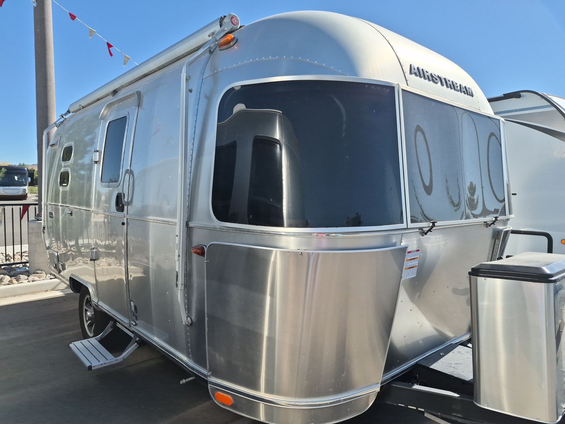 2024 Airstream Caravel 20FB - Image 9