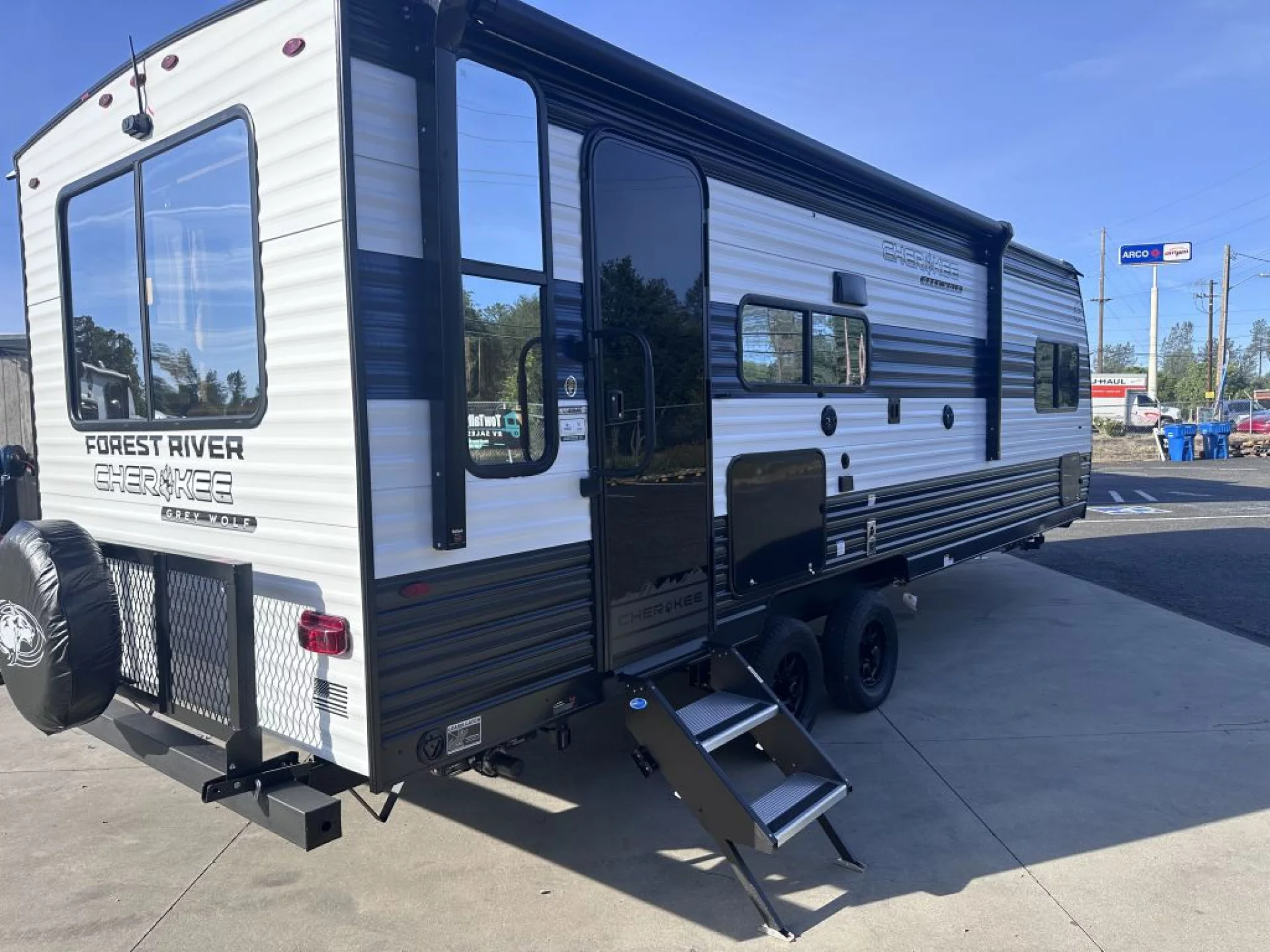 2026 FOREST RIVER CHEROKEE GREY WOLF 23MK - Image 6