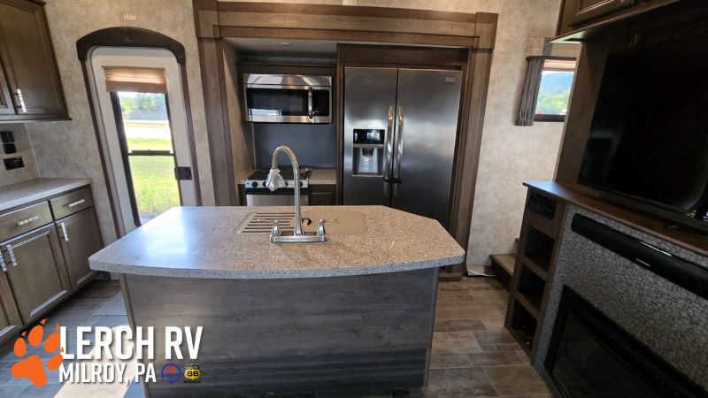 2018 Highland Ridge Open Range Roamer RF376FBH - Image 15