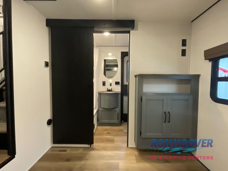 2026 PALOMINO 429LFT - Image 17