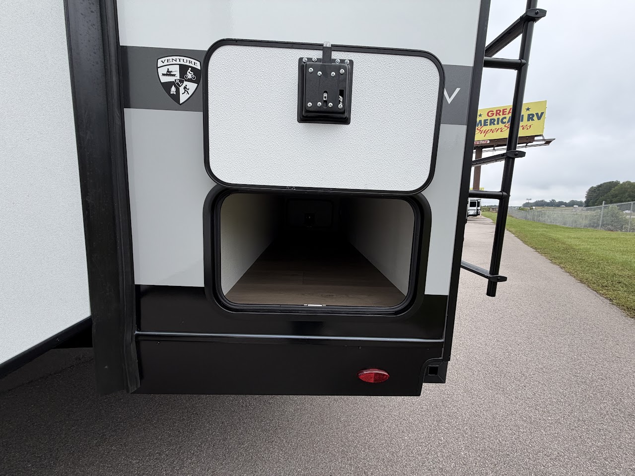 2027 VENTURE RV STRATUS 282VFD - Image 6