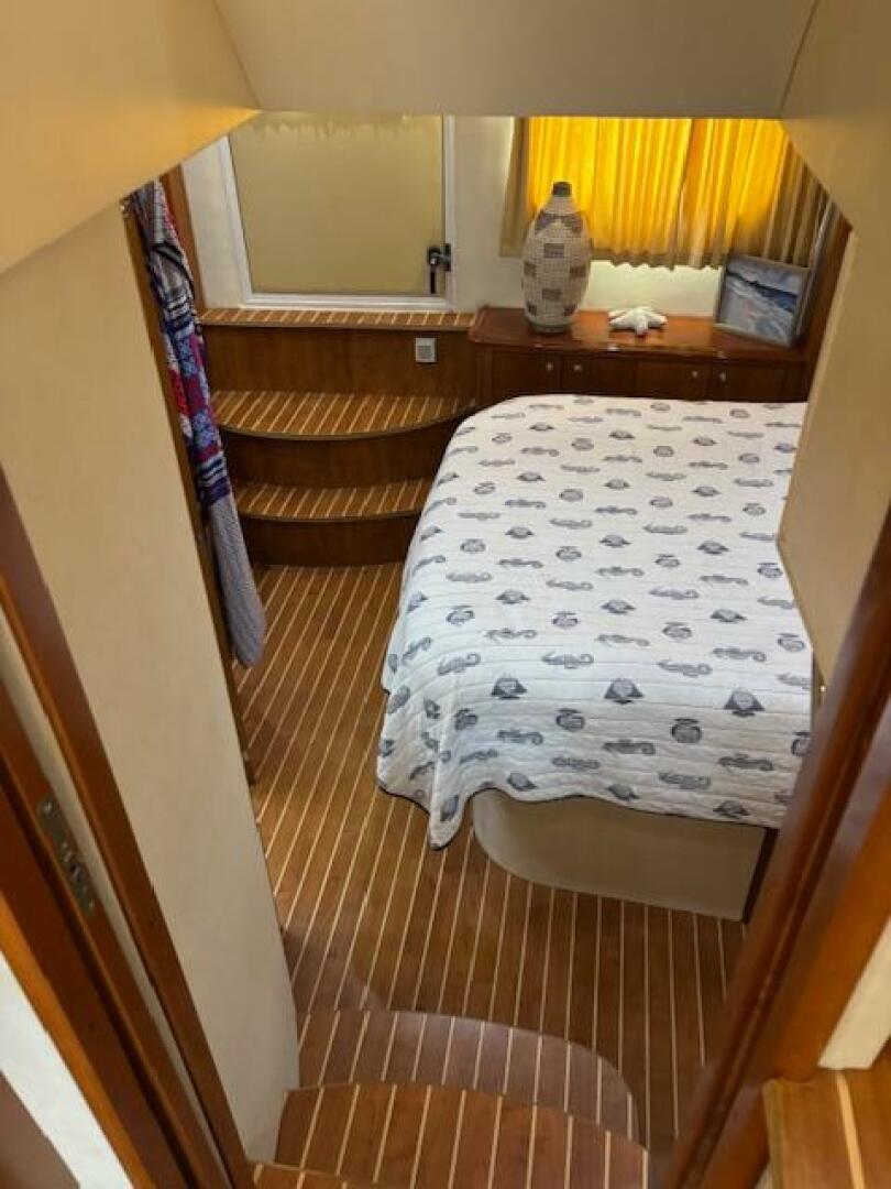 2006 Carver 43 Motor Yacht - Image 87