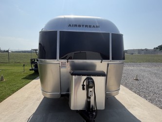 2022 AIRSTREAM CARAVEL 22FB - Image 1