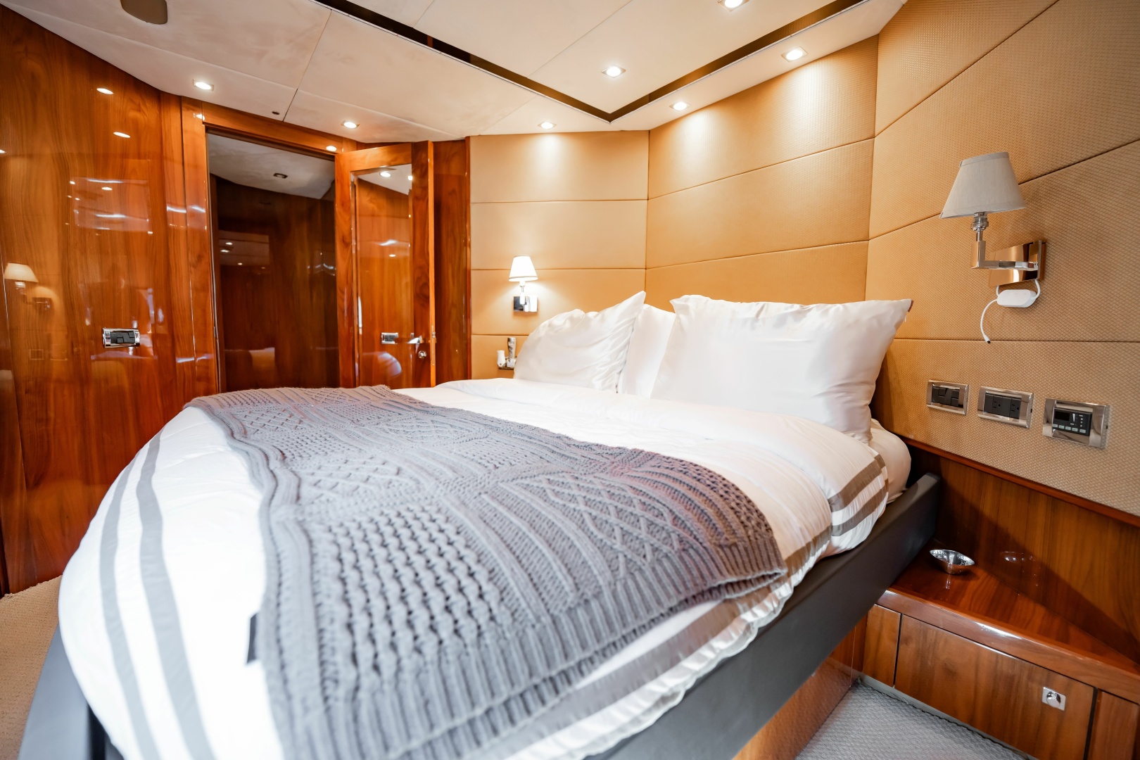 2010 Sunseeker 34 Metre Yacht - Image 59
