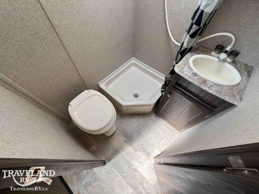 2017 Coachmen APEX 2900 15X - Image 20