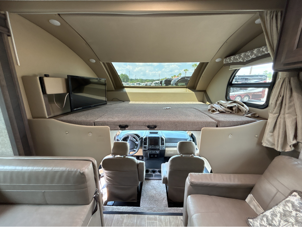 2021 Thor Motor Coach OMNI BH35 - Image 25