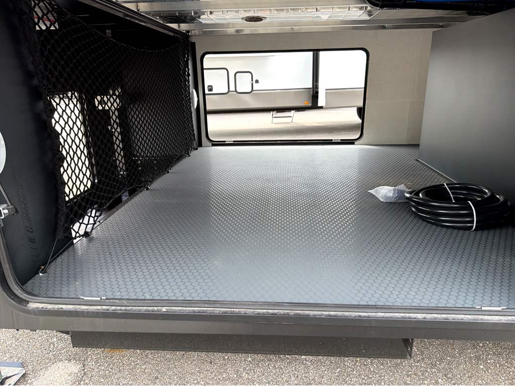 2027 VENTURE RV SPORTTREK 363VFR - Image 16