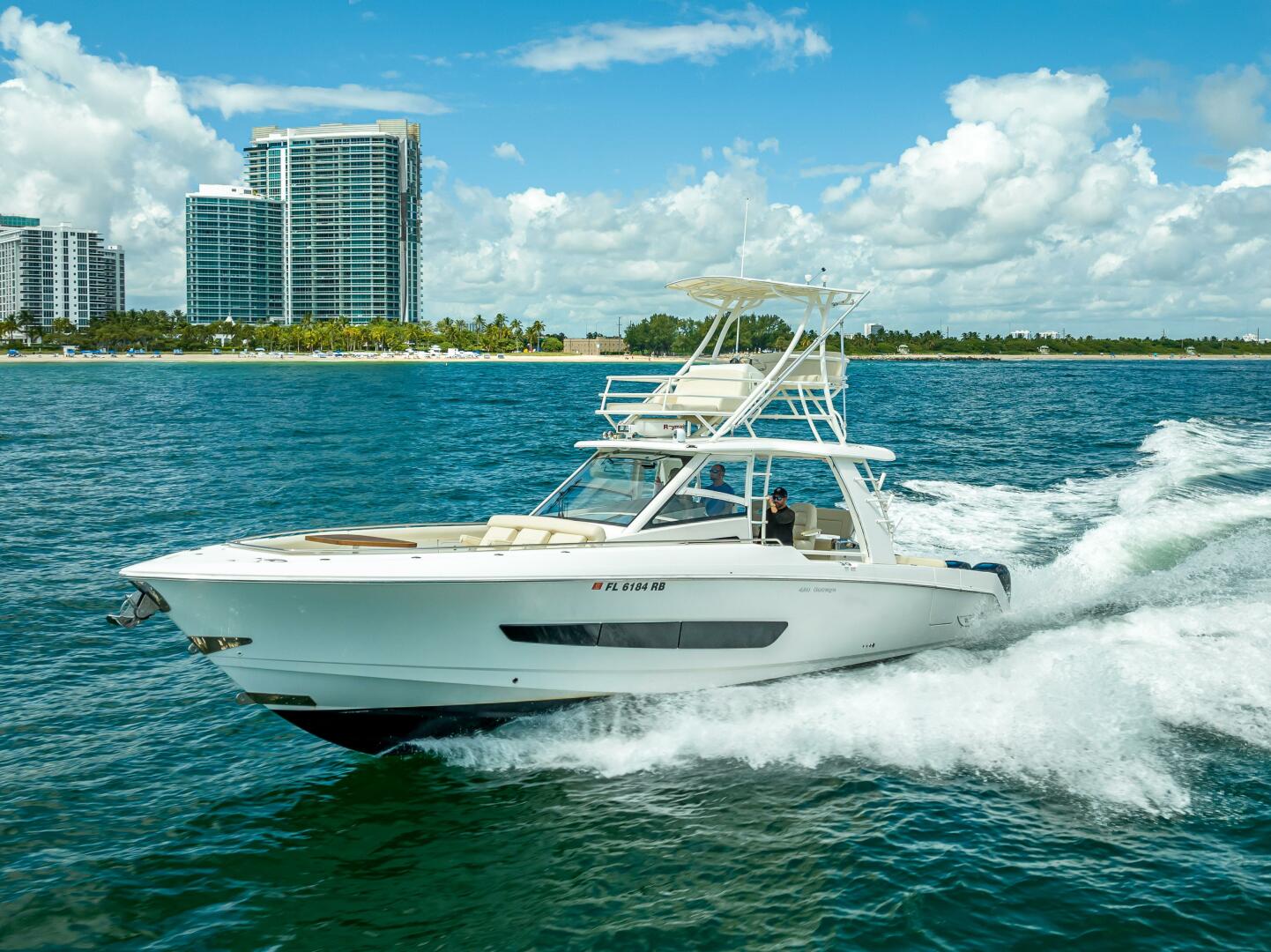 2016 Boston Whaler - Image 33