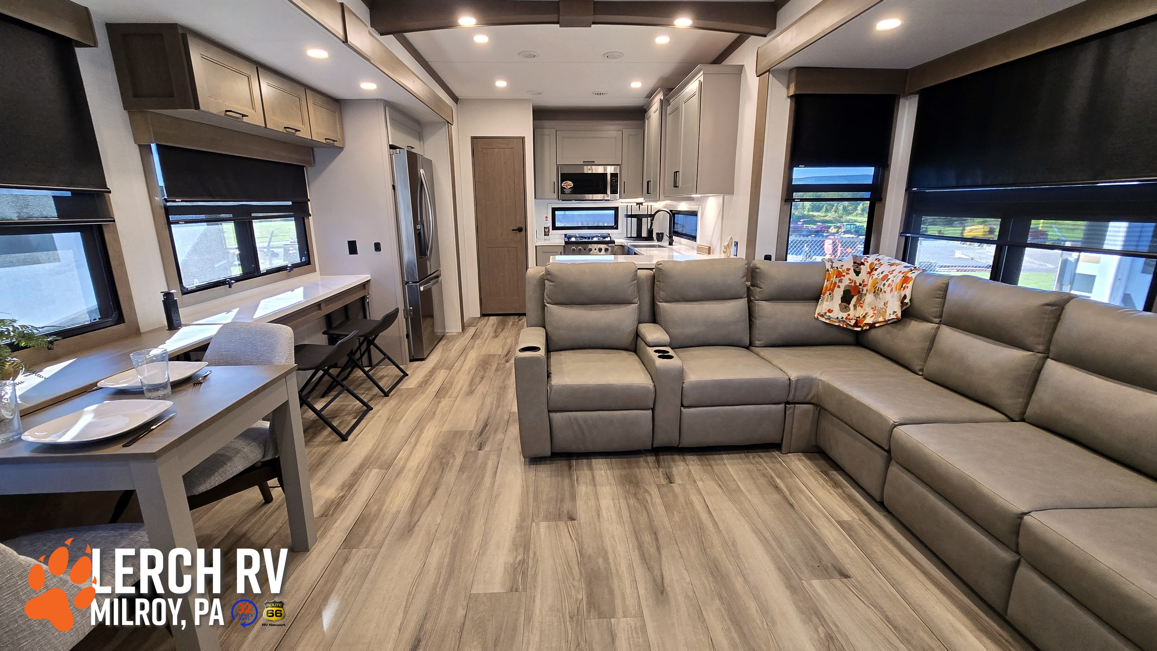 2027 KZ RV Durango Gold G390MLQ - Image 65