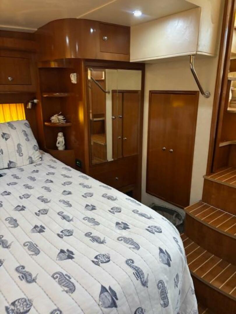 2006 Carver 43 Motor Yacht - Image 120