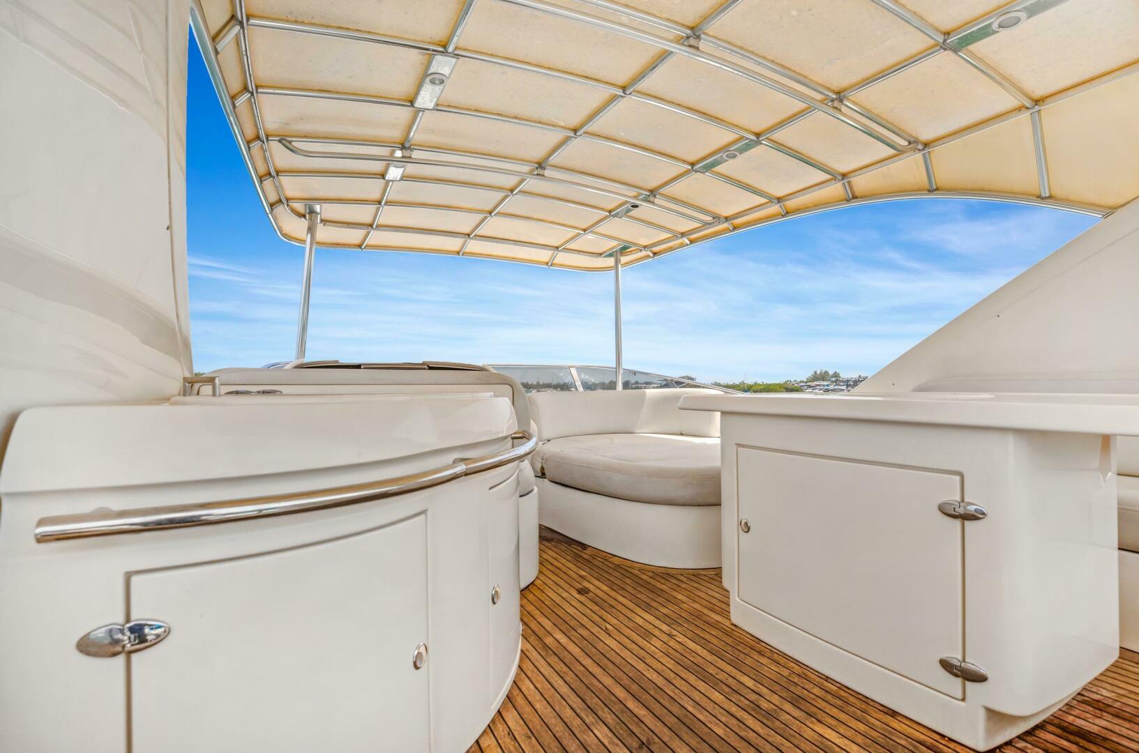 2004 Azimut Azimut 62 Base - Image 27