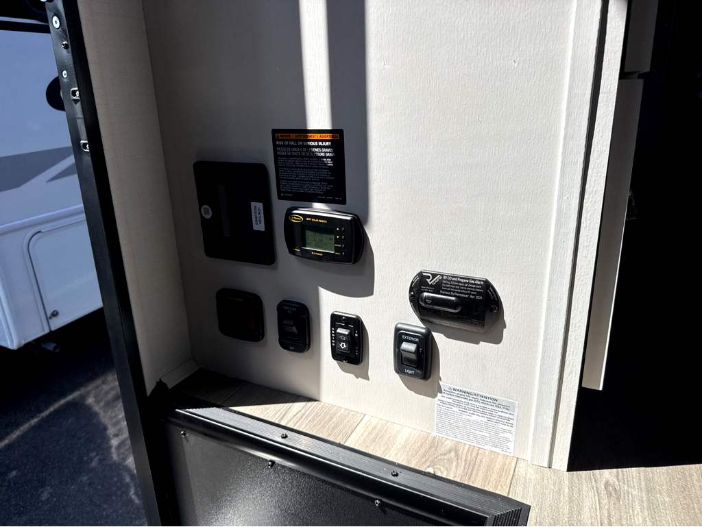 2027 ENTEGRA COACH ODYSSEY 29V - Image 12