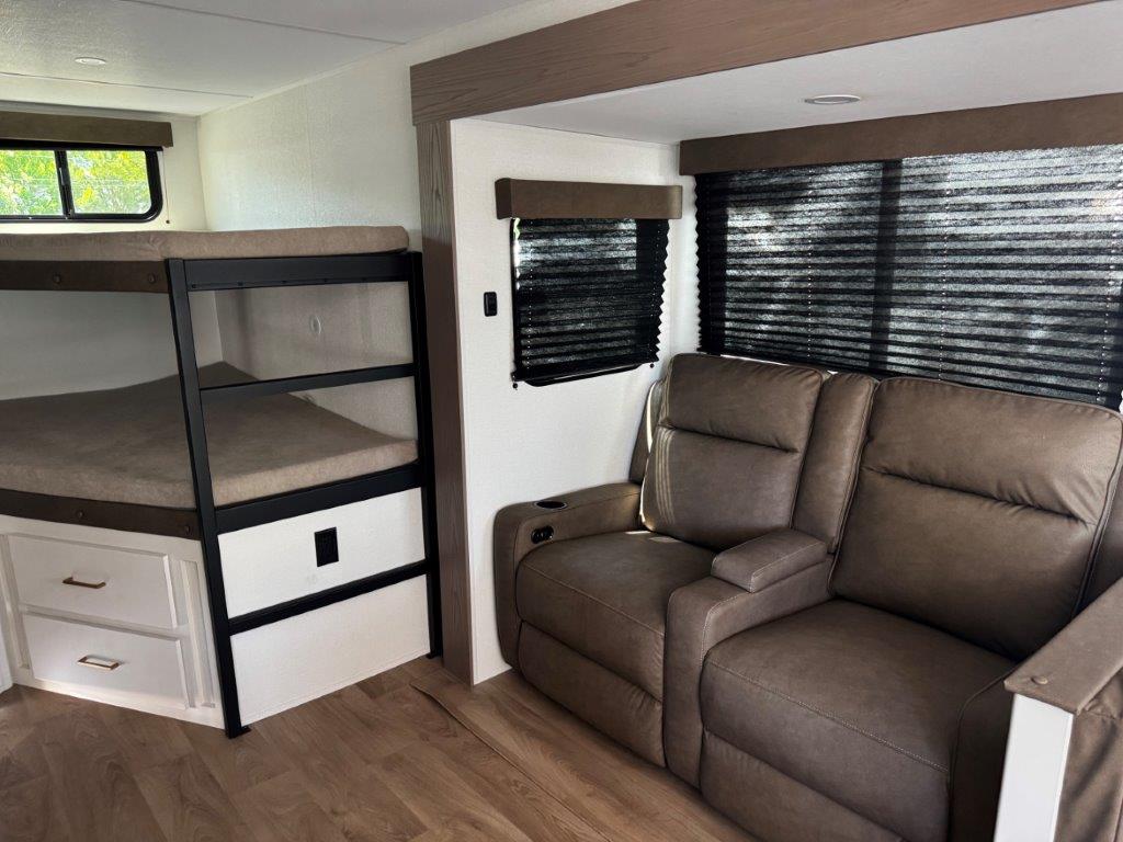 2027 Grand Design Transcend XPLOR 27DBX - Image 22