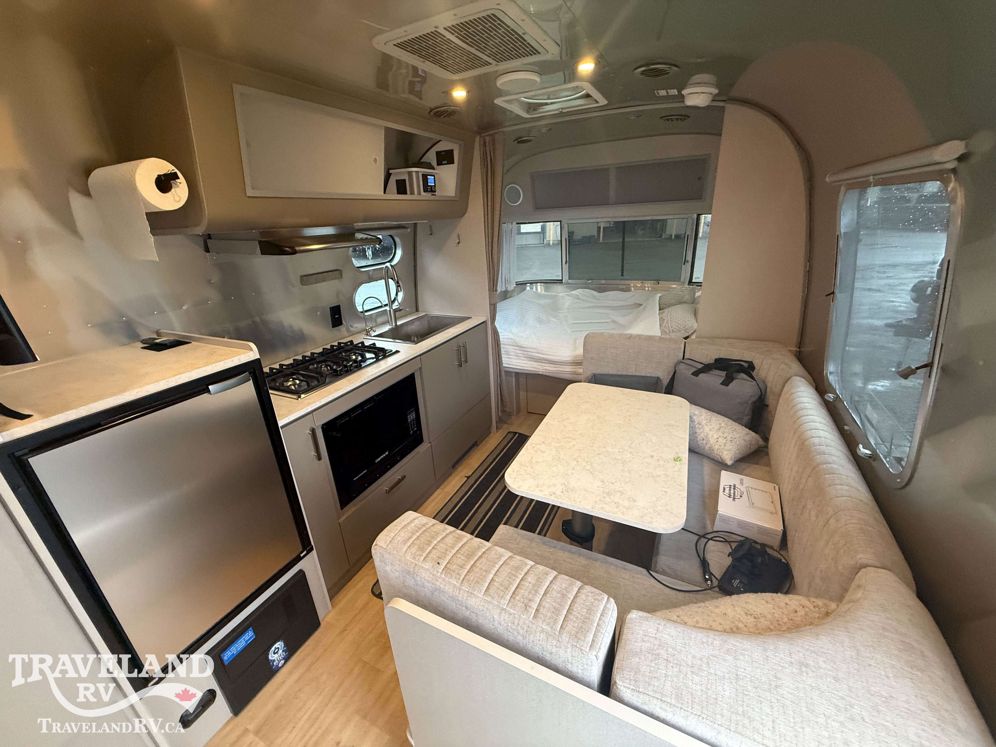 2025 Airstream Caravel 22FB - Image 4