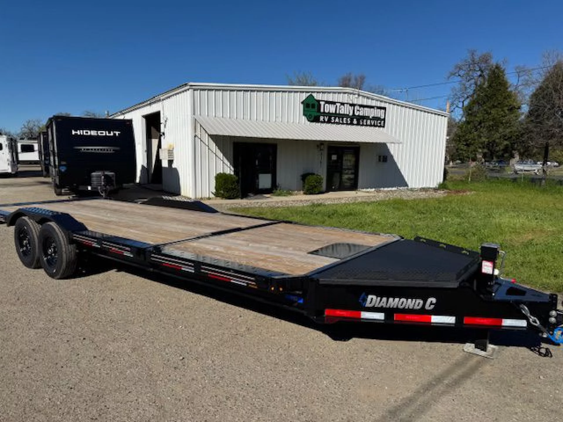 2026 DIAMOND C TRAILERS DIAMOND C HXD 207 L24X102 14,900 K PRO TILT - Image 1