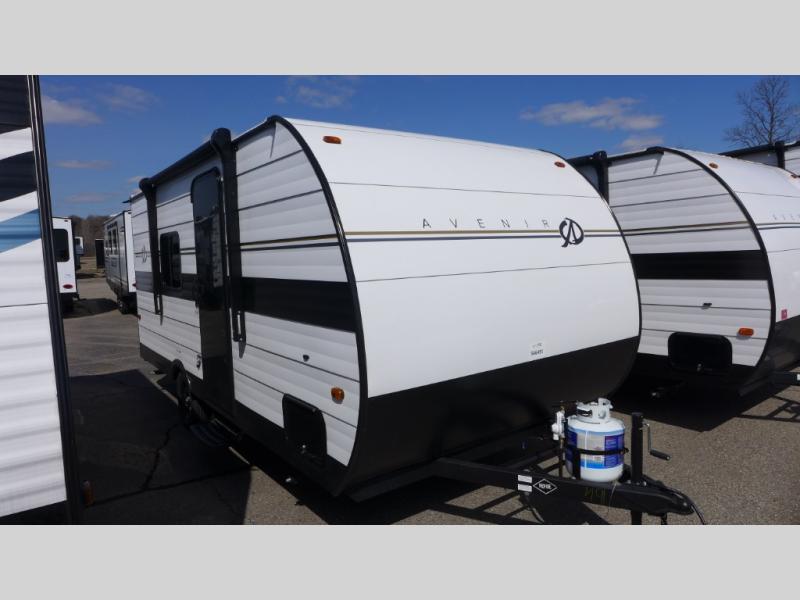 2025 Cruiser RV Avenir