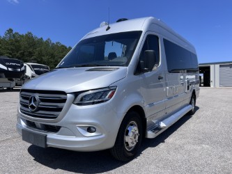 2023 PLEASURE-WAY PLATEAU FL - Image 2