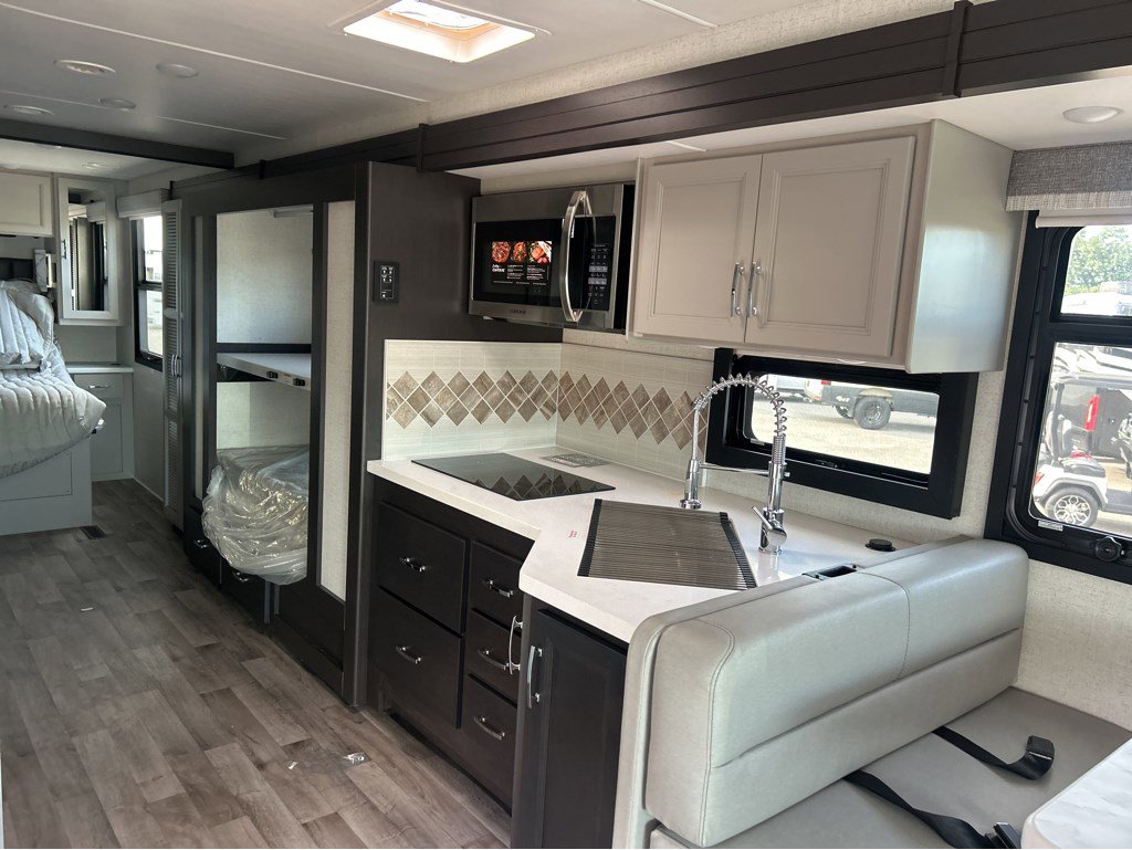 2026 THOR MOTOR COACH PALAZZO 33.5 - Image 11