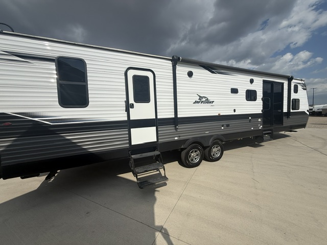 2022 JAYCO JAYFLIGHT 38BHDS - Image 8