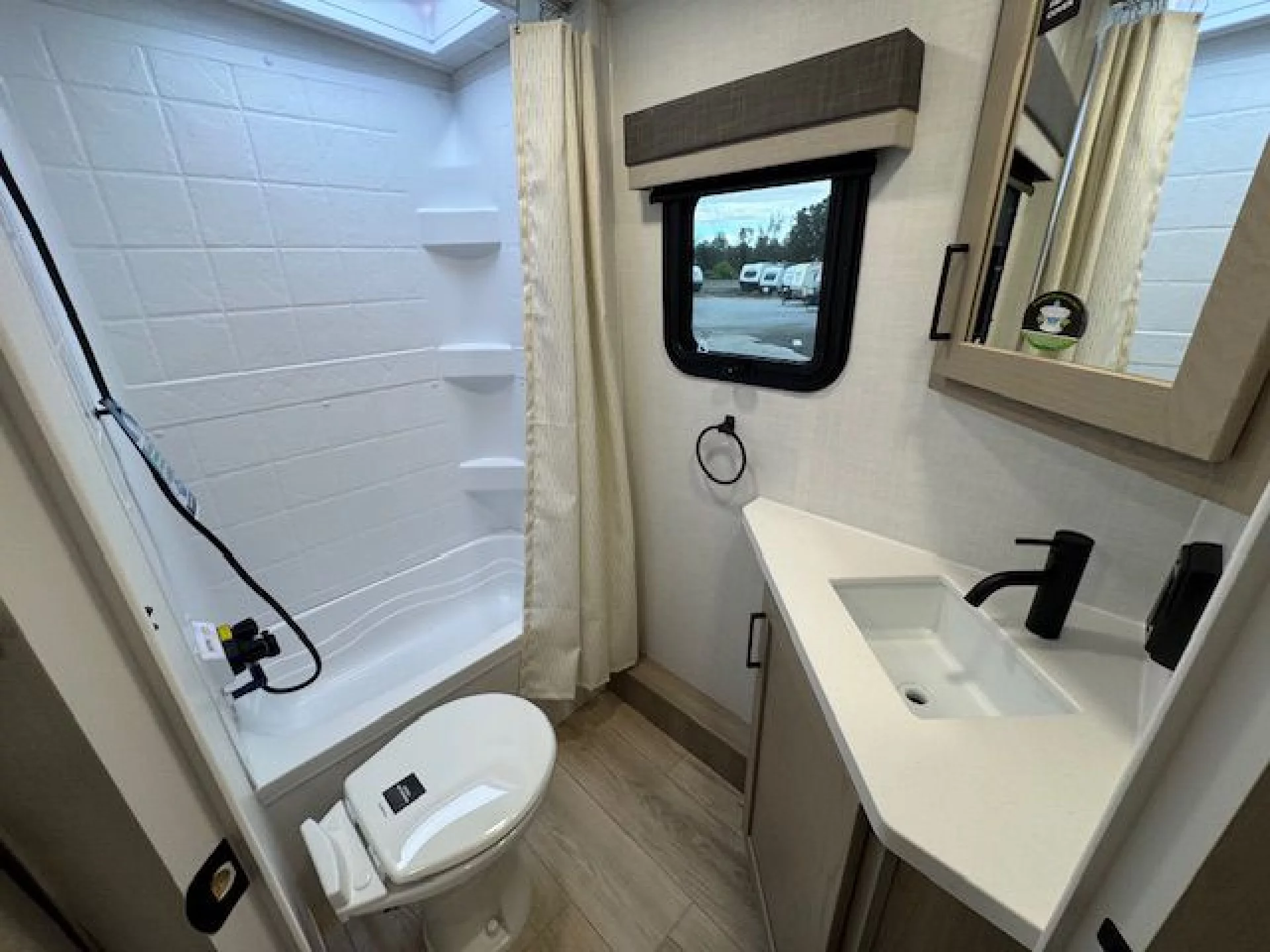 2026 FOREST RIVER ROCKWOOD MINI LITE 2509S - Image 19