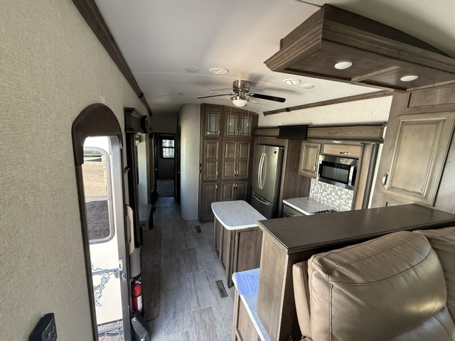 2019 Keystone Montana High Country 3731FL - Image 7