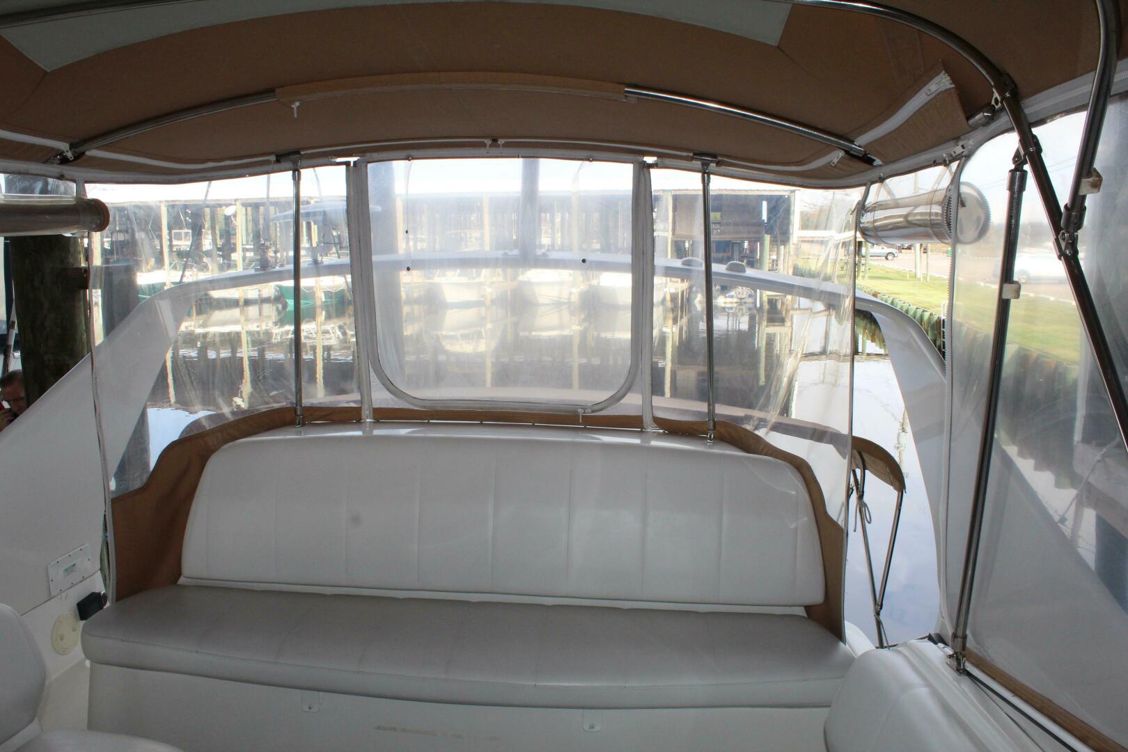 2004 Carver 360 Mariner - Image 5