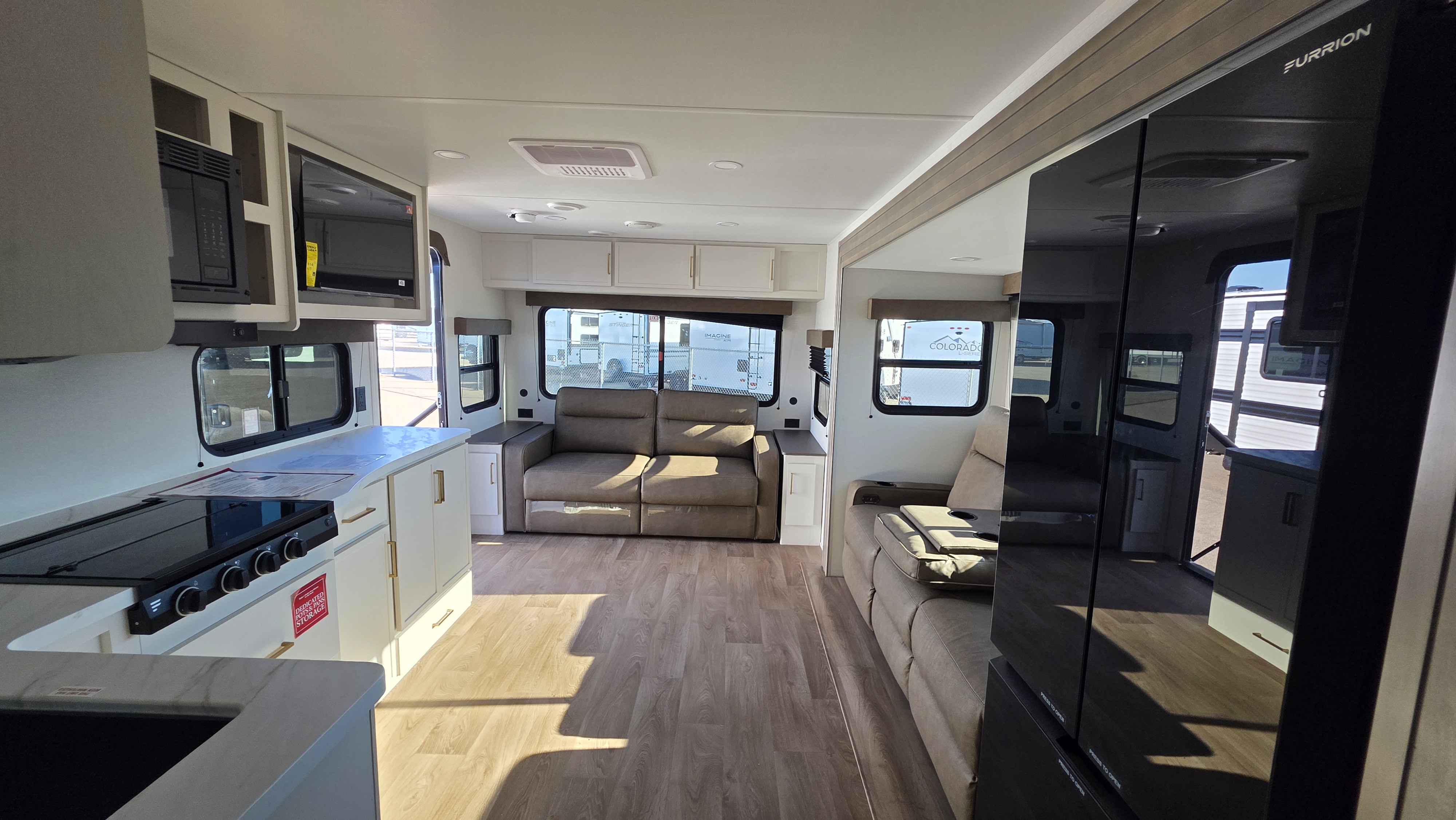 2027 GRAND DESIGN TRANSCEND 245RLT - Image 11