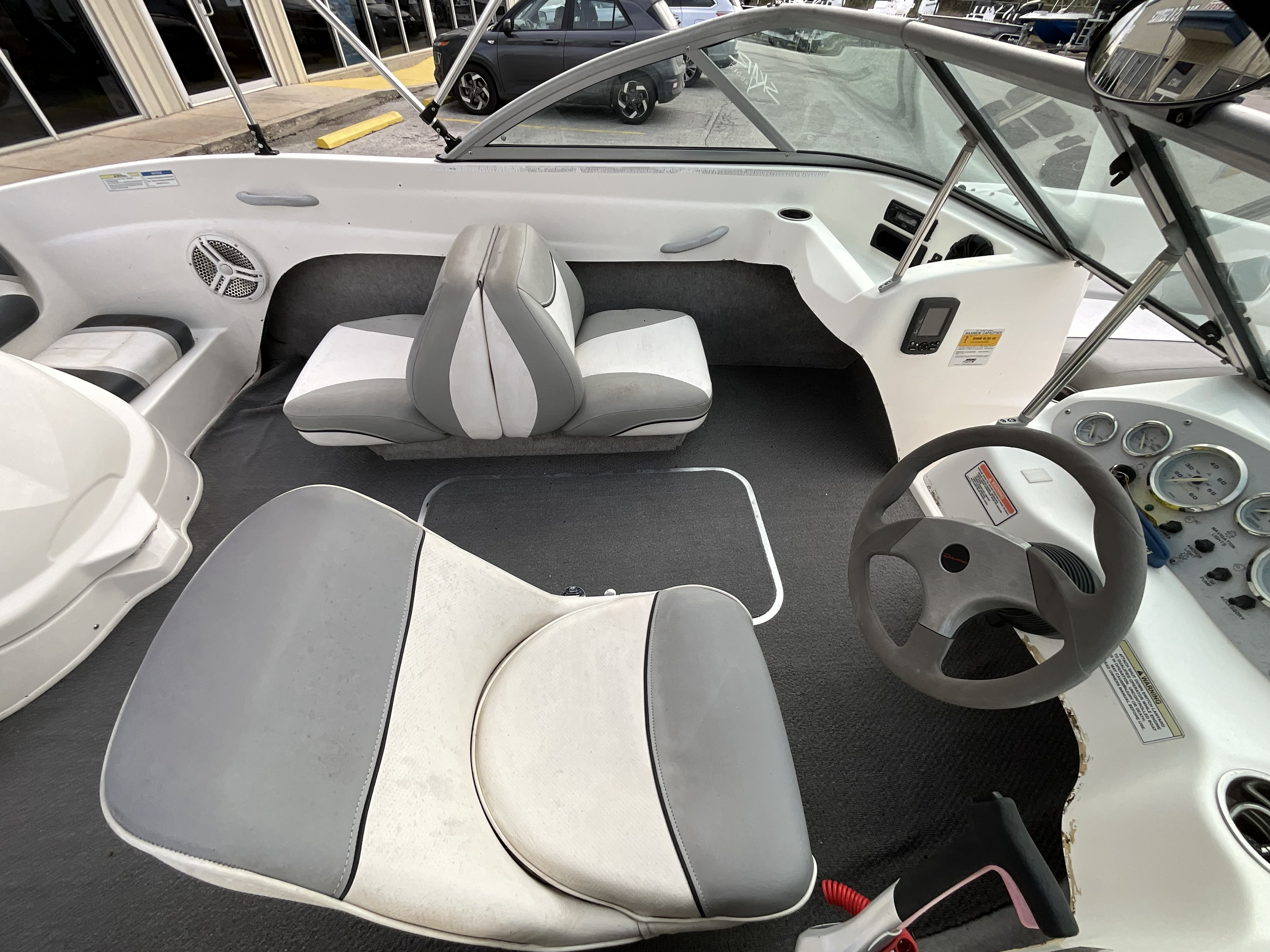 2011 BAYLINER 175BR - Image 10