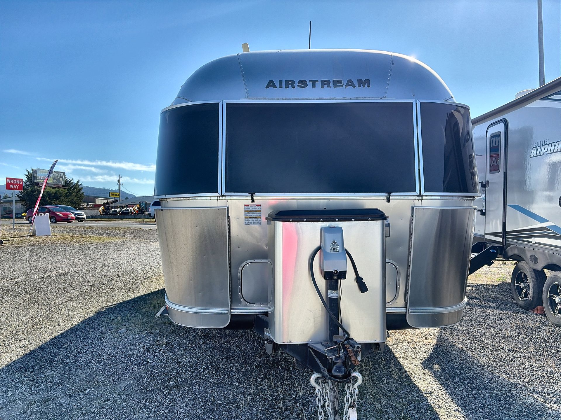 2018 Airstream Flying Cloud 26RB - Image 2