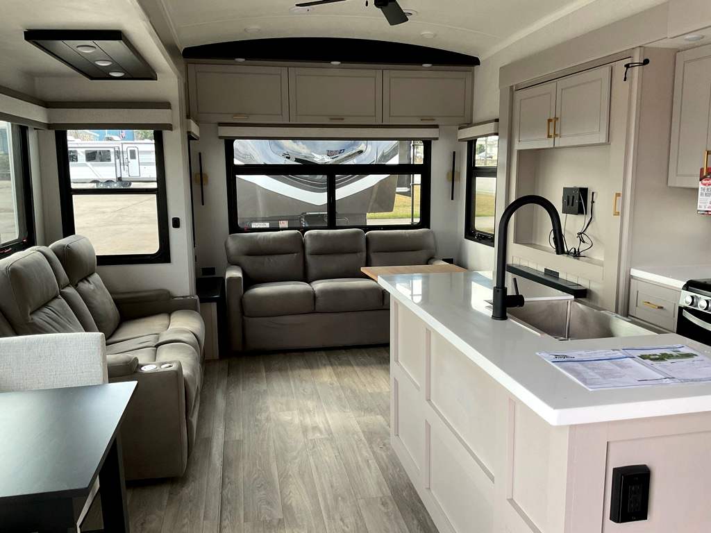 2027 JAYCO NORTH POINT 361RLBH - Image 8