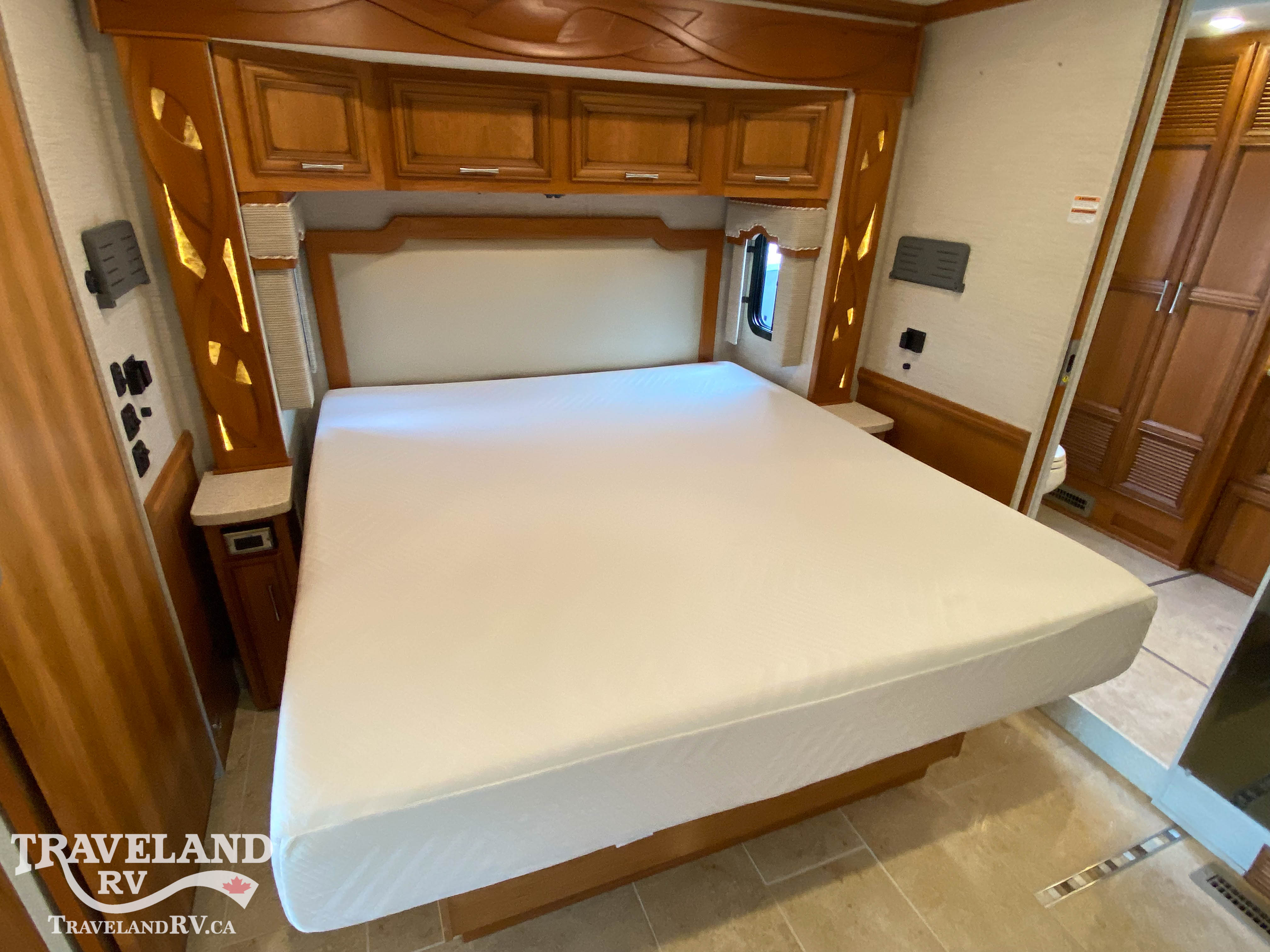 2018 Newmar Ventana 4037 - Image 24