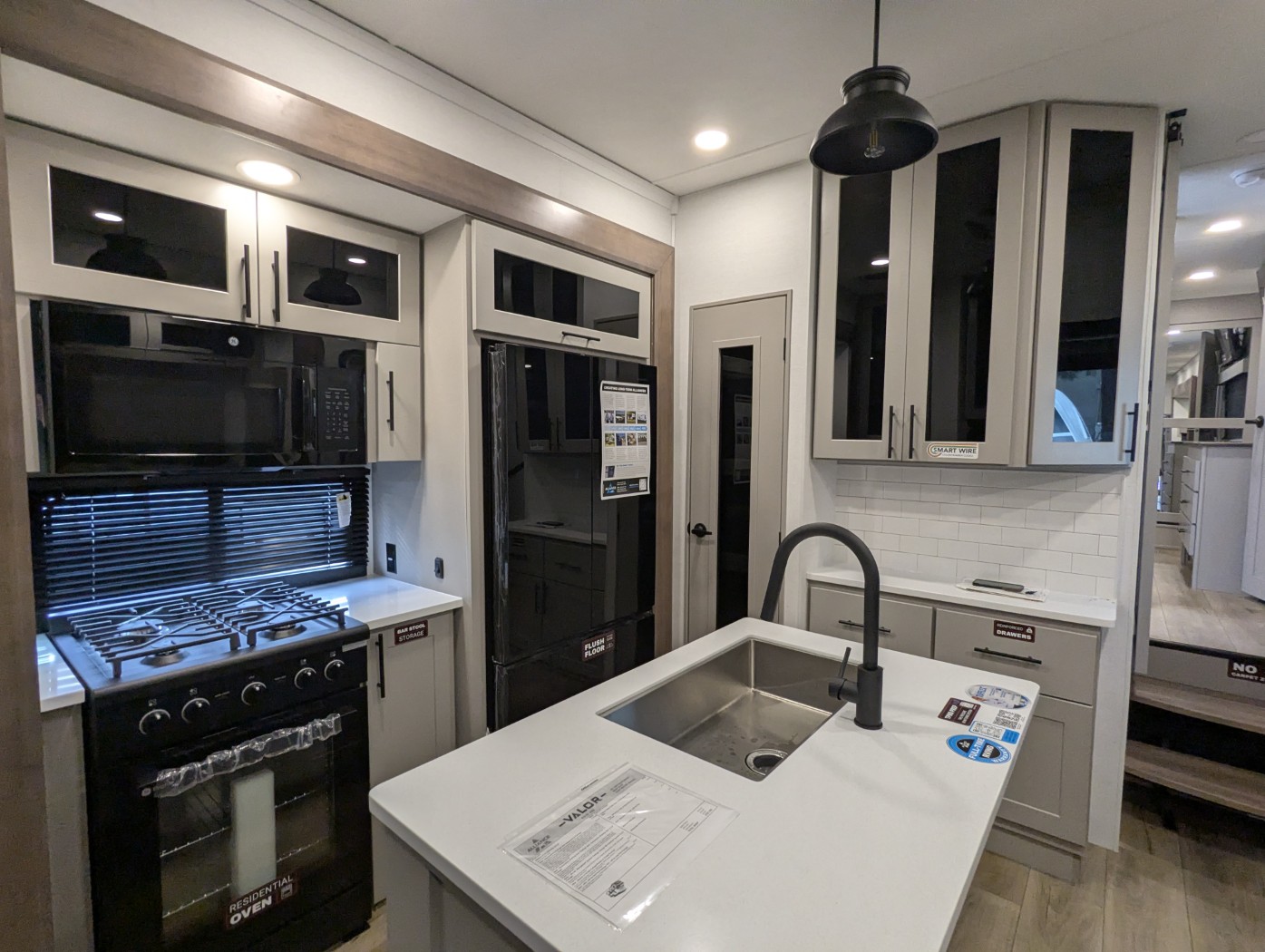 2026 Alliance RV Valor 41V16 - Image 26