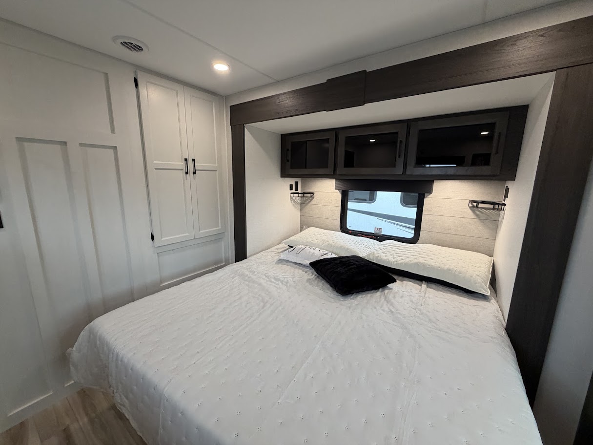 2026 VENTURE RV SPORTTREK 343VIK - Image 72