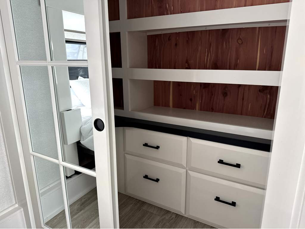 2027 JAYCO PINNACLE 32RLTS - Image 21