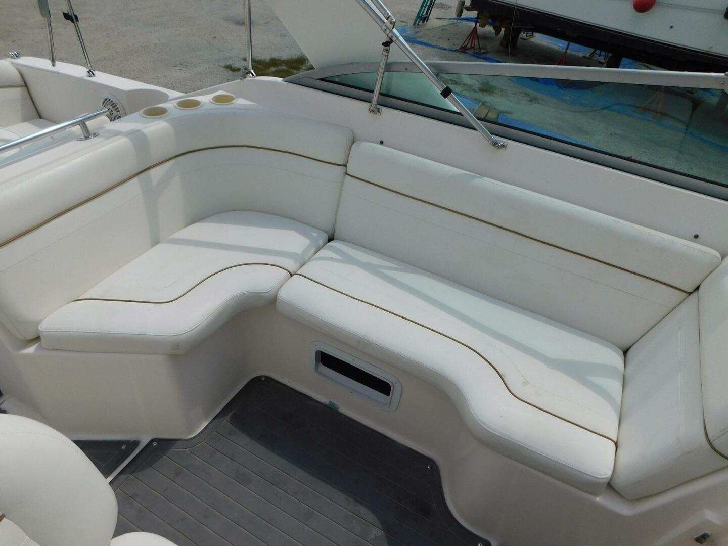 2004 Rinker Fiesta Vee 270 - Image 13