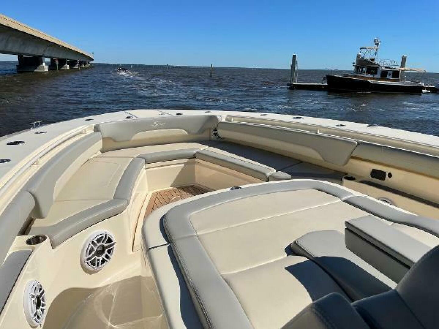 2019 Scout 380 LXF - Image 11