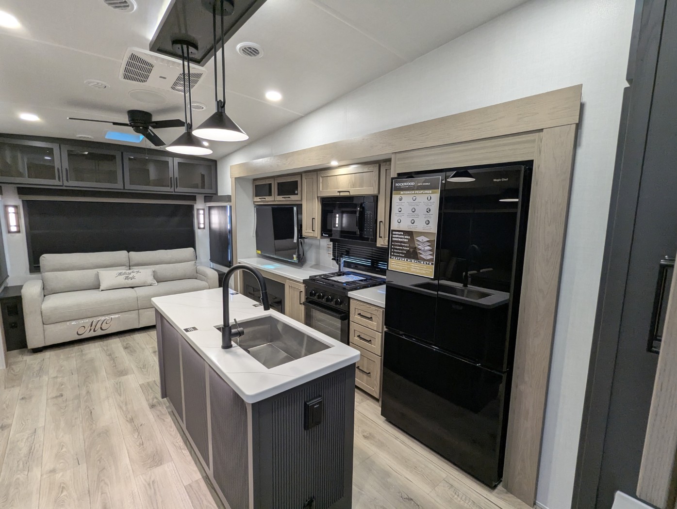 2026 Forest River Rockwood Signature R361RLS - Image 16
