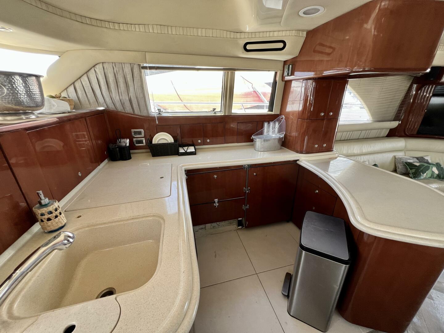 2002 Sea Ray 560 Sedan Cruiser - Image 30