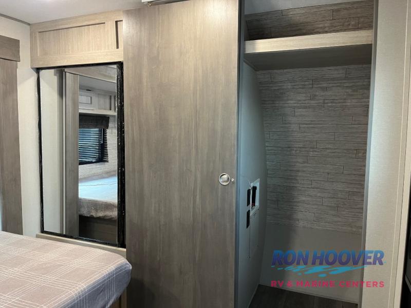 2026 COACHMEN 333DORM - Image 27