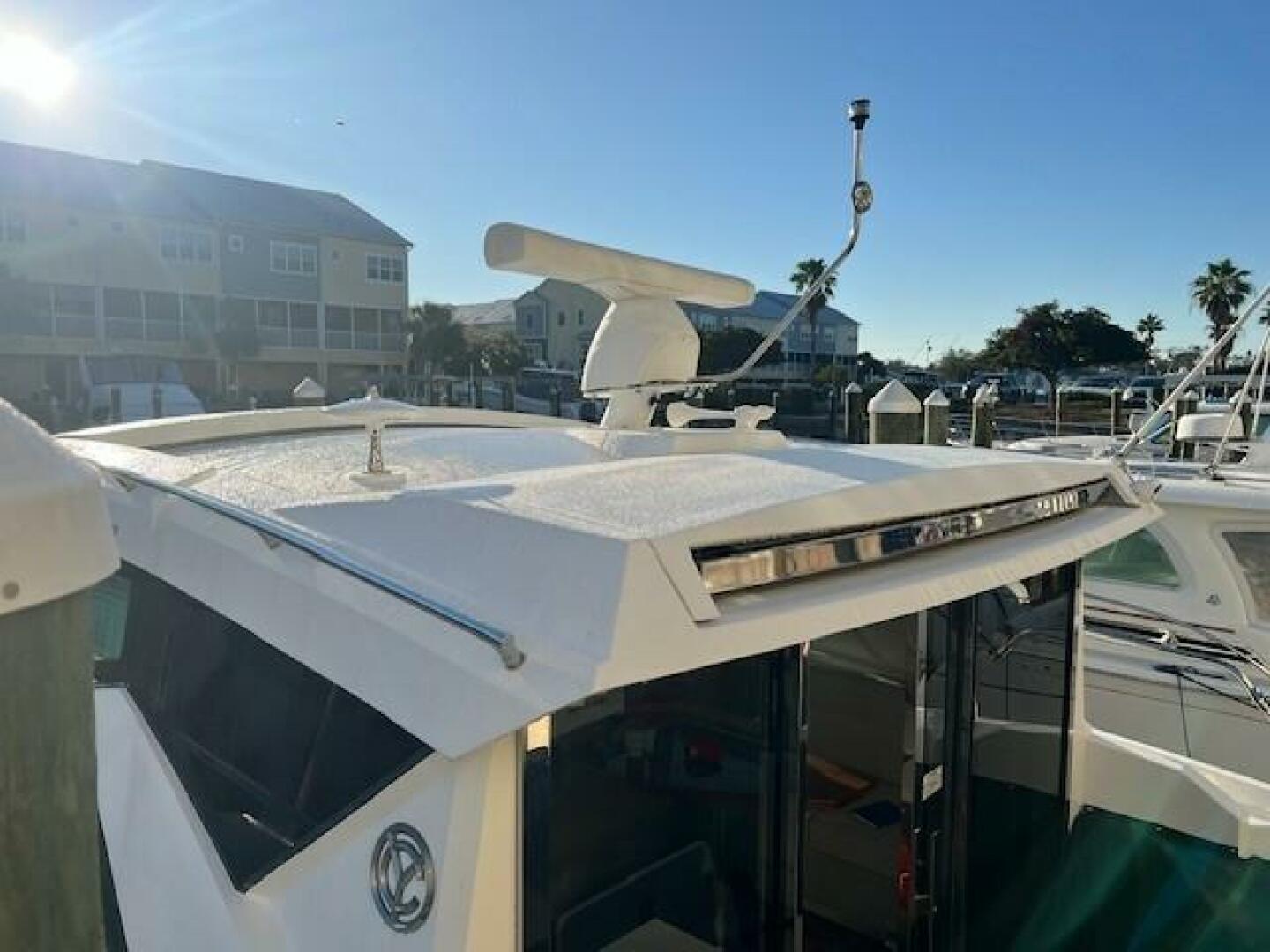 2018 Cruisers Yachts 42 Cantius - Image 7