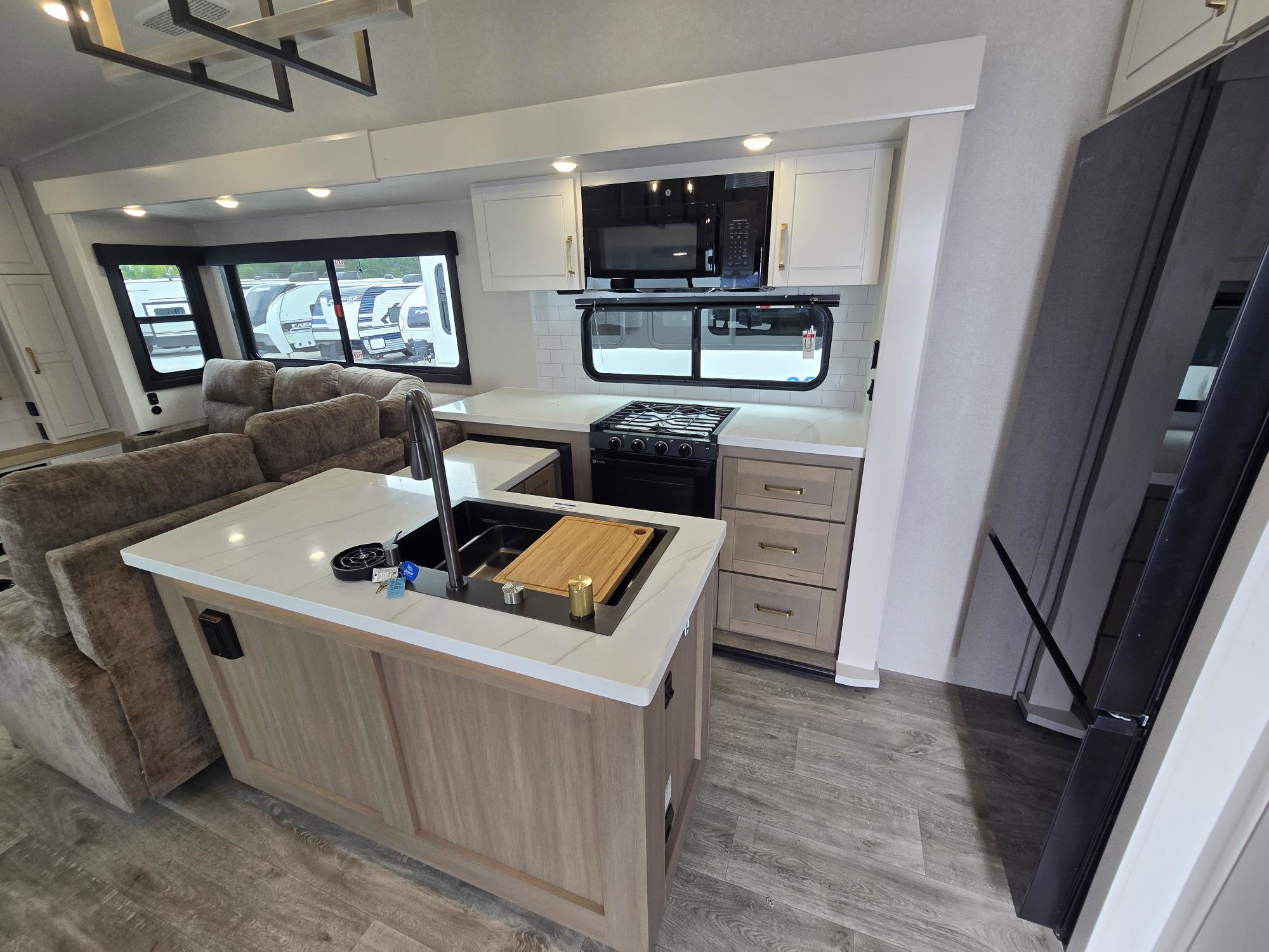 2026 JAYCO EAGLE 335LSTS - Image 12