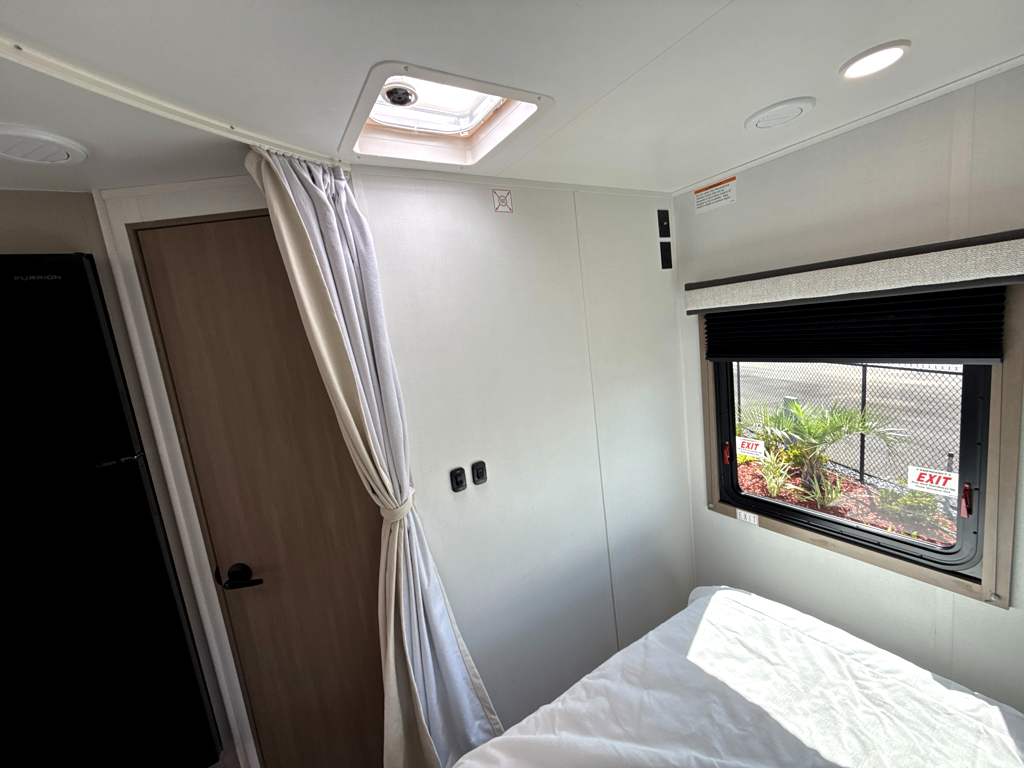 2027 JAYCO REDHAWK SE 22C - Image 26