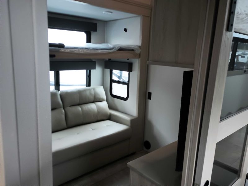 2025 Grand Design Solitude 388MBS - Image 13