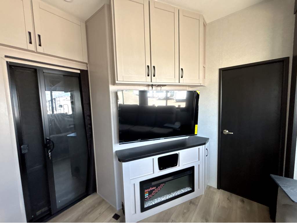2026 JAYCO SEISMIC 413 - Image 9