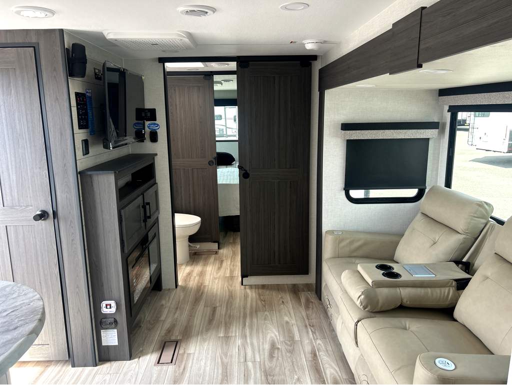 2026 VENTURE RV STRATUS 262VFK - Image 13