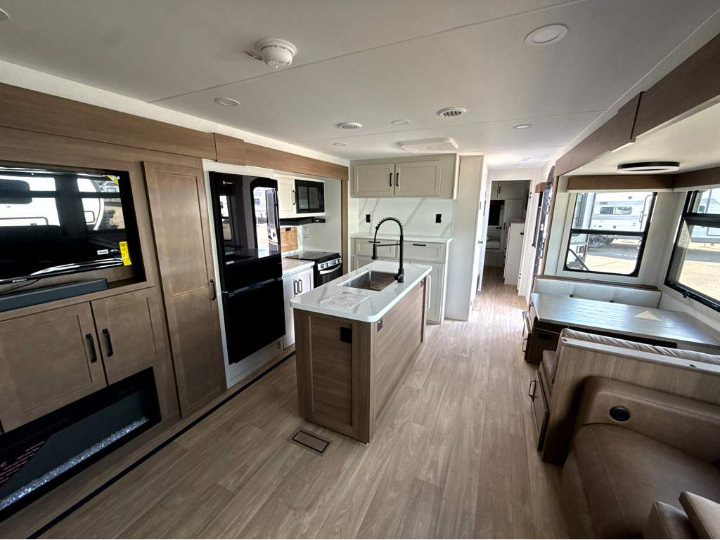 2027 VENTURE RV SPORTTREK 343VIB - Image 6