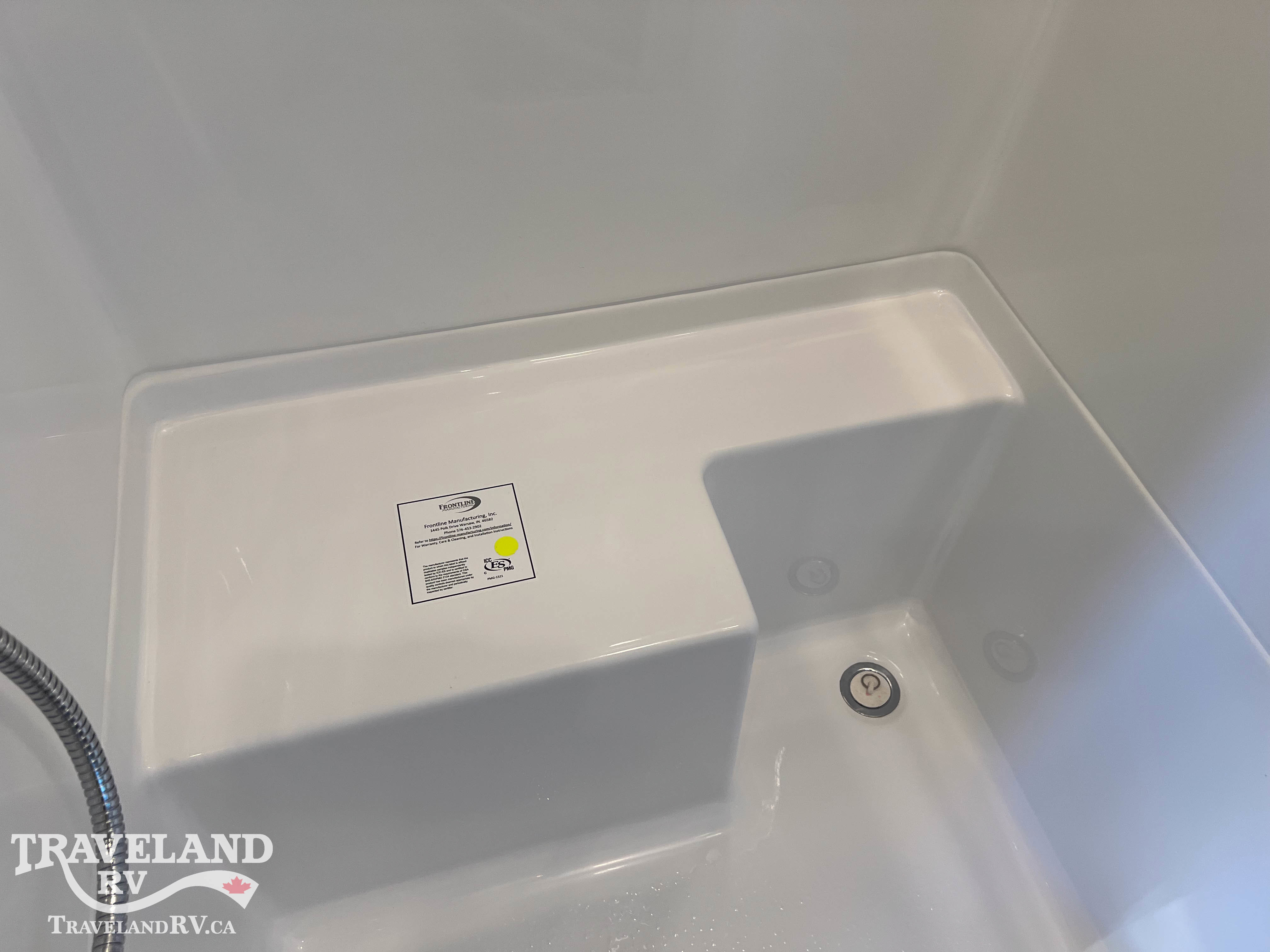 2026 Airstream Flying Cloud 25FB - Image 31