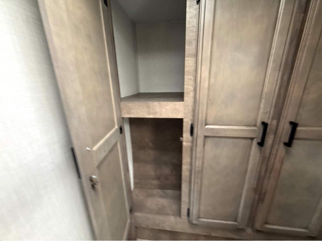 2024 VENTURE RV STRATUS 261VRB - Image 26