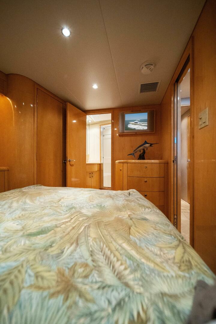 2003 Hatteras 54 Convertible - Image 26