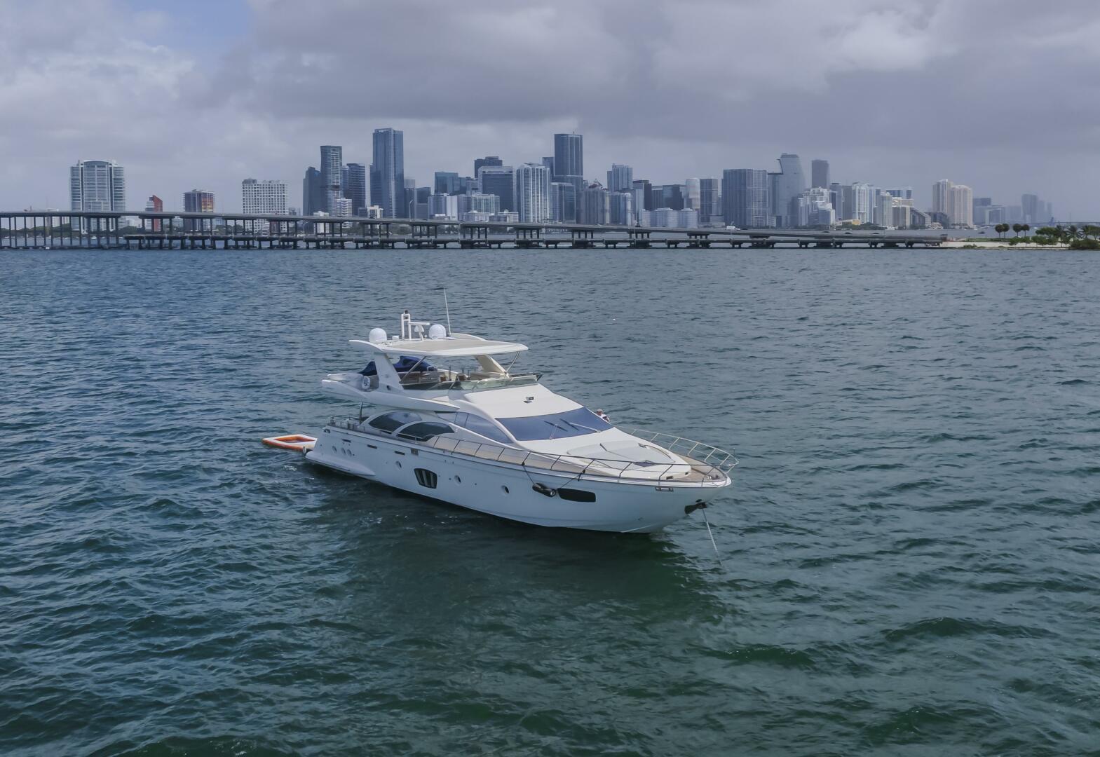 2008 Azimut 75 - Image 10